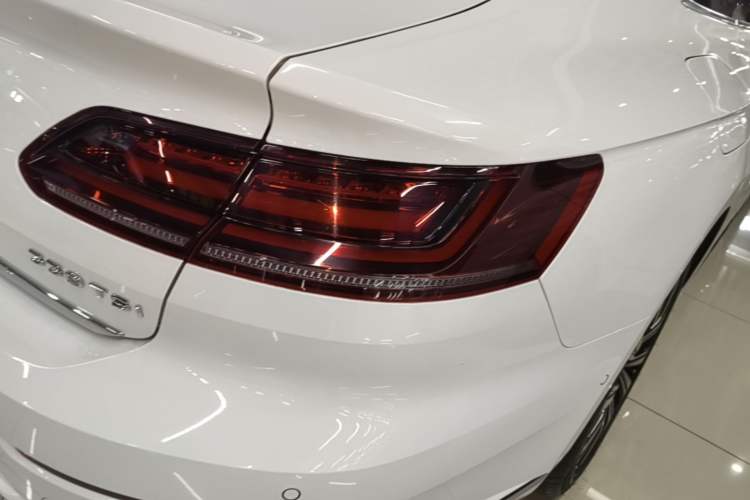 Used Volkswagen FAW-Volkswagen CC 2020 330TSI Glamour Edition China VI Standard Right Rear Taillight