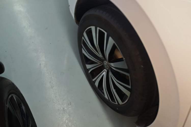 Used Volkswagen FAW-Volkswagen CC 2020 330TSI Glamour Edition China VI Standard Right Rear Wheel Hub