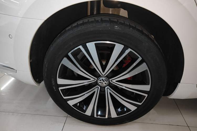 Used Volkswagen FAW-Volkswagen CC 2020 330TSI Glamour Edition China VI Standard Right Rear Wheel Hub