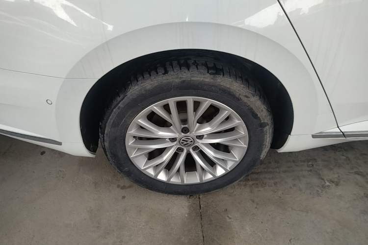 Used Volkswagen FAW-Volkswagen CC 2020 330TSI Glamour Edition China VI Standard Right Rear Wheel Hub