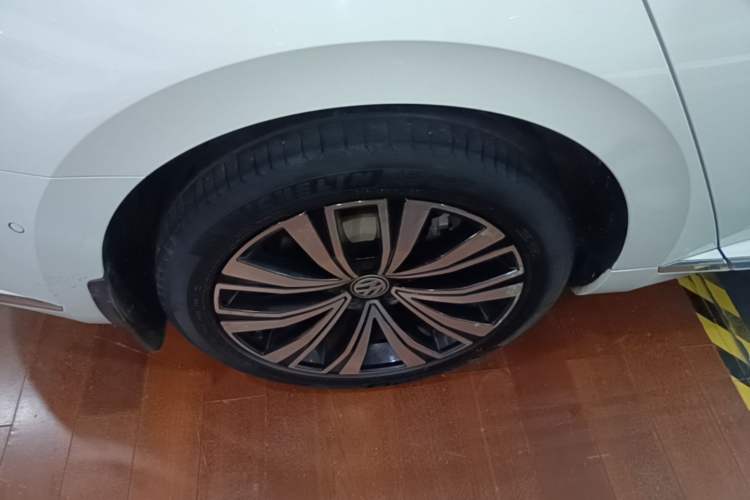 Used Volkswagen FAW-Volkswagen CC 2020 330TSI Glamour Edition China VI Standard Right Rear Wheel Hub