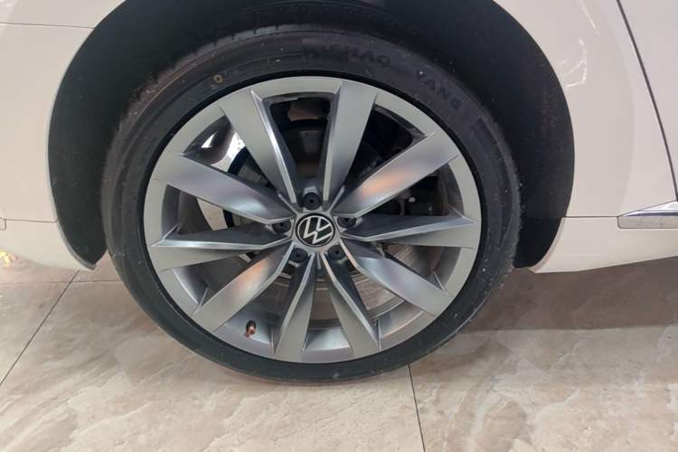Used Volkswagen FAW-Volkswagen CC 2020 330TSI Glamour Edition China VI Standard Right Rear Wheel Hub
