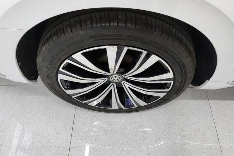 Used Volkswagen FAW-Volkswagen CC 2020 330TSI Glamour Edition China VI Standard Right Rear Wheel Hub