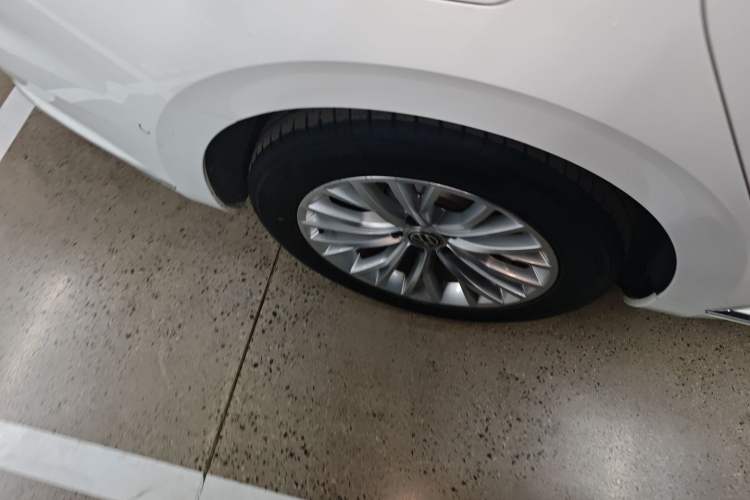 Used Volkswagen FAW-Volkswagen CC 2020 330TSI Glamour Edition China VI Standard Right Rear Wheel Hub