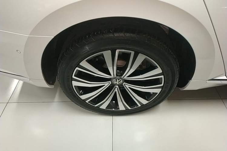 Used Volkswagen FAW-Volkswagen CC 2020 330TSI Glamour Edition China VI Standard Right Rear Wheel Hub