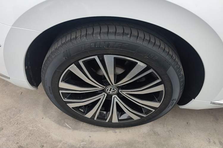 Used Volkswagen FAW-Volkswagen CC 2020 330TSI Glamour Edition China VI Standard Right Rear Wheel Hub