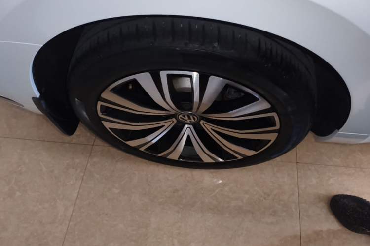 Used Volkswagen FAW-Volkswagen CC 2020 330TSI Glamour Edition China VI Standard Right Rear Wheel Hub
