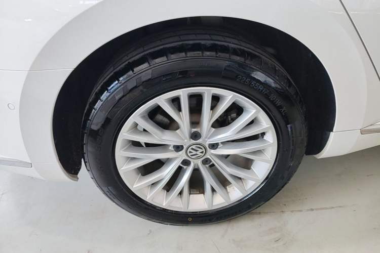Used Volkswagen FAW-Volkswagen CC 2020 330TSI Glamour Edition China VI Standard Right Rear Wheel Hub
