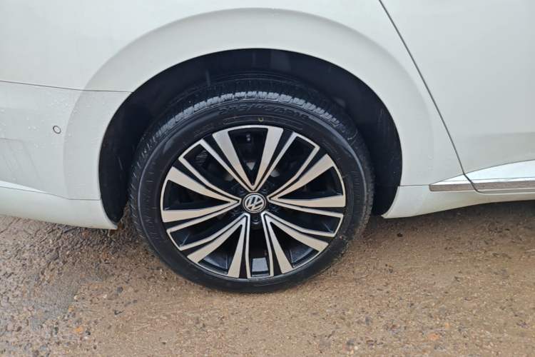 Used Volkswagen FAW-Volkswagen CC 2020 330TSI Glamour Edition China VI Standard Right Rear Wheel Hub