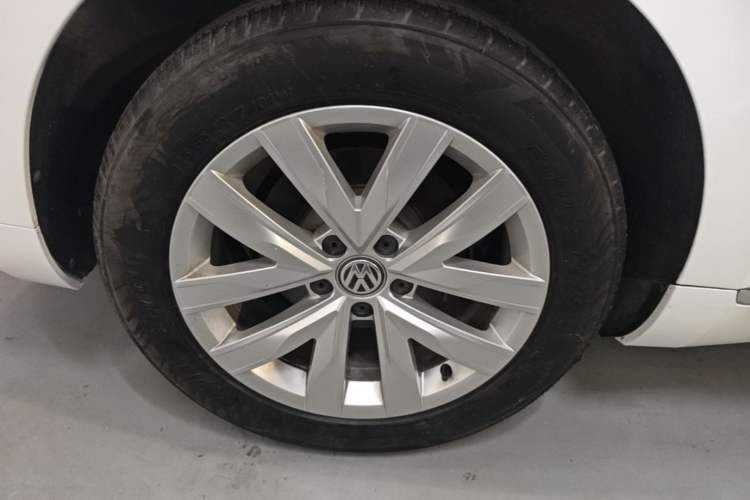 Used Volkswagen FAW-Volkswagen CC 2020 330TSI Huayan Edition China VI Standard Right Rear Wheel Hub