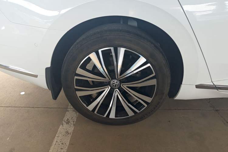 Used Volkswagen FAW-Volkswagen CC 2020 330TSI Glamour Edition China VI Standard Right Rear Wheel Hub