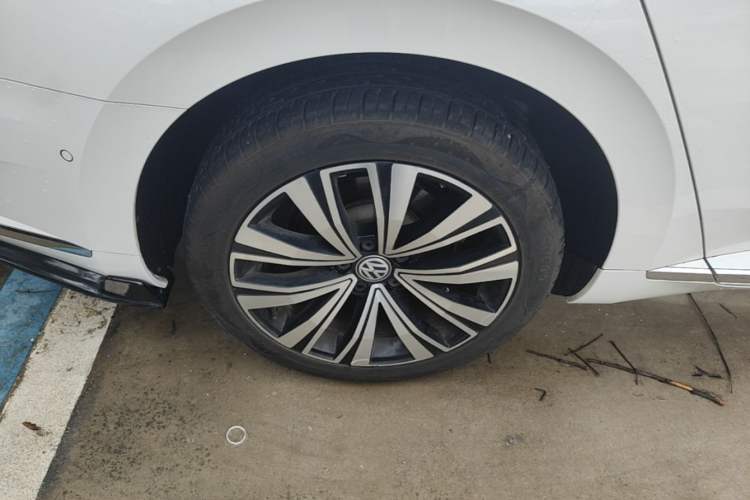 Used Volkswagen FAW-Volkswagen CC 2020 330TSI Glamour Edition China VI Standard Right Rear Wheel Hub