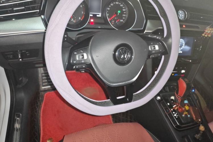 Used Volkswagen FAW-Volkswagen CC 2020 330TSI Huayan Edition China VI Standard Steering Wheel
