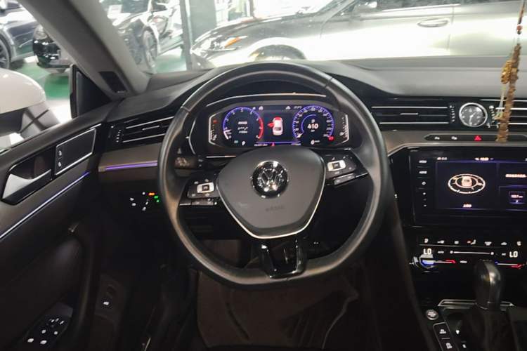 Used Volkswagen FAW-Volkswagen CC 2020 330TSI Glamour Edition China VI Standard Steering Wheel