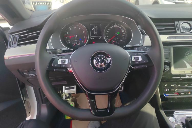 Used Volkswagen FAW-Volkswagen CC 2020 330TSI Huayan Edition China VI Standard Steering Wheel
