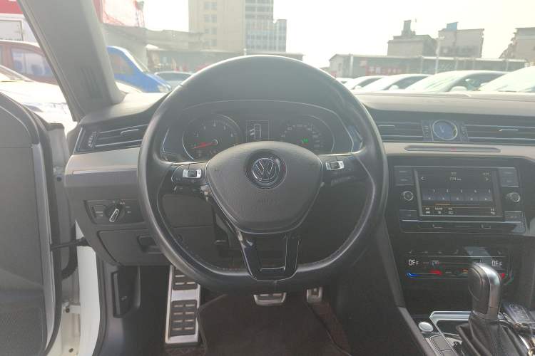 Used Volkswagen FAW-Volkswagen CC 2020 330TSI Huayan Edition China VI Standard Steering Wheel