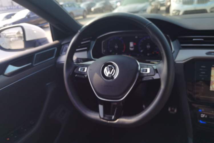 Used Volkswagen FAW-Volkswagen CC 2020 330TSI Glamour Edition China VI Standard Steering Wheel
