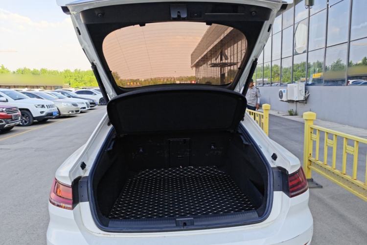 Used Volkswagen FAW-Volkswagen CC 2020 330TSI Huayan Edition China VI Standard Trunk