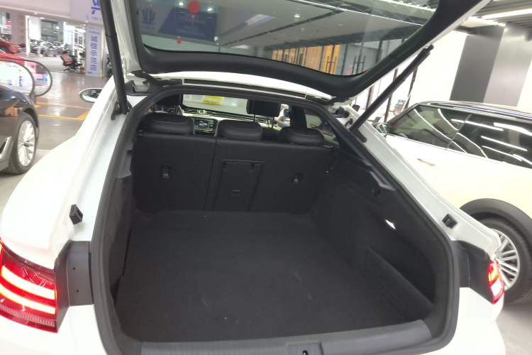 Used Volkswagen FAW-Volkswagen CC 2020 330TSI Huayan Edition China VI Standard Trunk