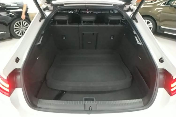 Used Volkswagen FAW-Volkswagen CC 2020 330TSI Glamour Edition China VI Standard Trunk