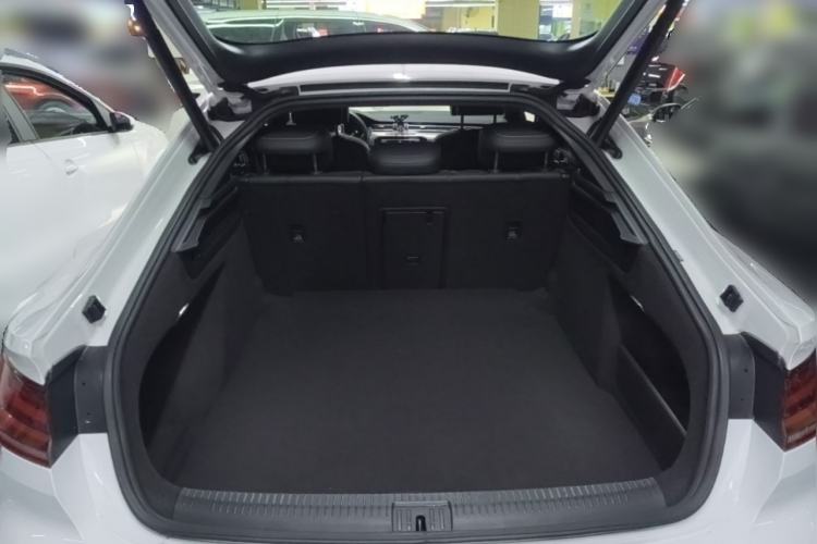 Used Volkswagen FAW-Volkswagen CC 2020 330TSI Huayan Edition China VI Standard Trunk