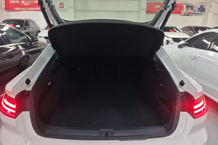 Used Volkswagen FAW-Volkswagen CC 2020 330TSI Huayan Edition China VI Standard Trunk