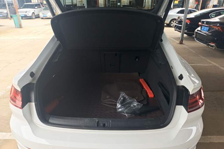 Used Volkswagen FAW-Volkswagen CC 2020 330TSI Glamour Edition China VI Standard Trunk
