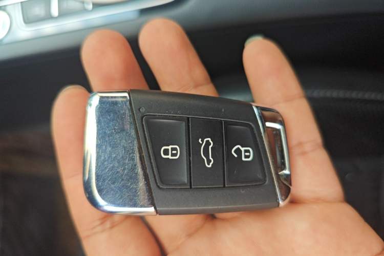 Used Volkswagen FAW-Volkswagen CC 2020 330TSI Glamour Edition China VI Standard Vehicle Key