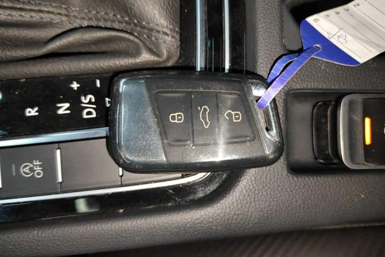 Used Volkswagen FAW-Volkswagen CC 2020 330TSI Glamour Edition China VI Standard Vehicle Key