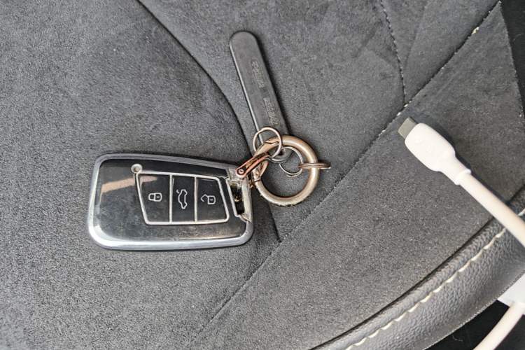 Used Volkswagen FAW-Volkswagen CC 2020 330TSI Huayan Edition China VI Standard Vehicle Key