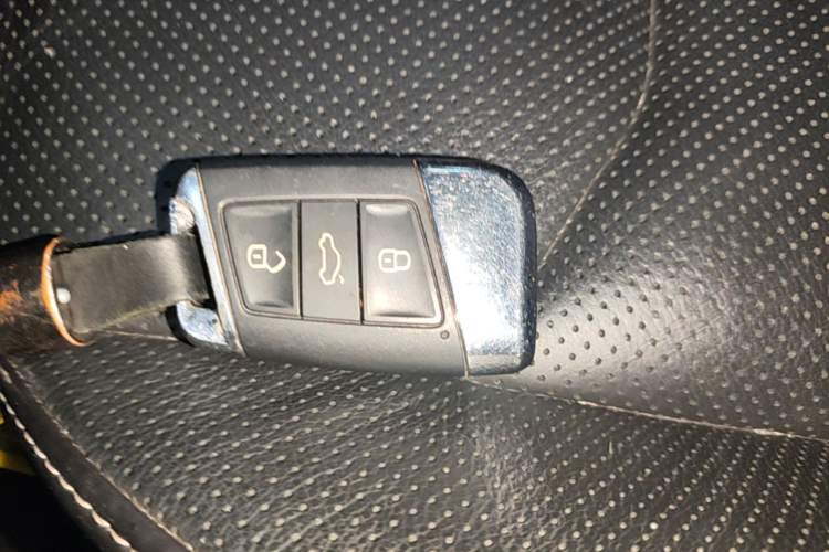 Used Volkswagen FAW-Volkswagen CC 2020 330TSI Glamour Edition China VI Standard Vehicle Key
