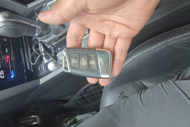 Used Volkswagen FAW-Volkswagen CC 2020 330TSI Glamour Edition China VI Standard Vehicle Key