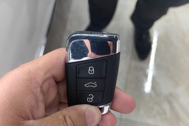 Used Volkswagen FAW-Volkswagen CC 2020 330TSI Glamour Edition China VI Standard Vehicle Key
