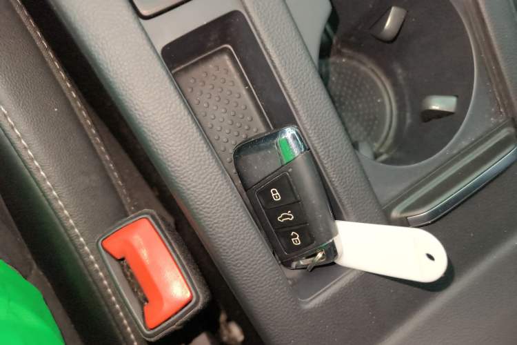 Used Volkswagen FAW-Volkswagen CC 2020 330TSI Huayan Edition China VI Standard Vehicle Key
