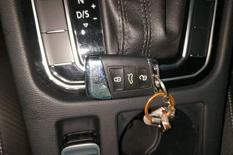 Used Volkswagen FAW-Volkswagen CC 2020 330TSI Glamour Edition China VI Standard Vehicle Key