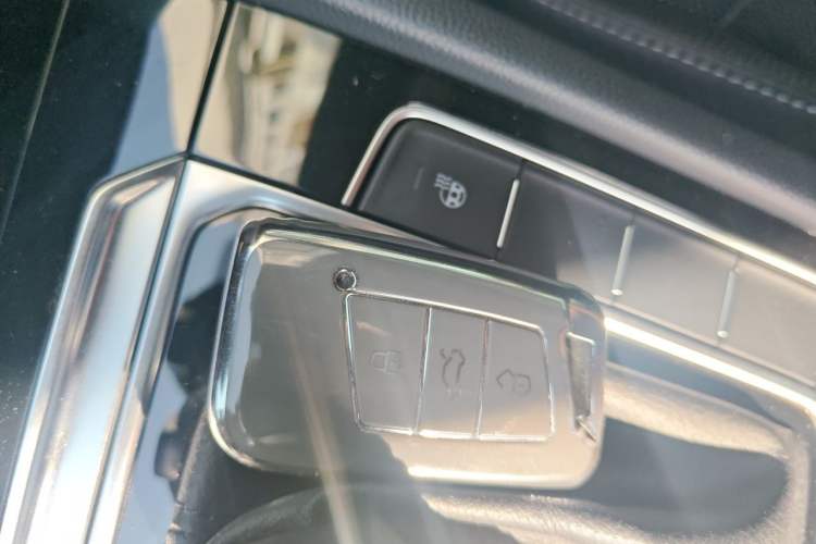 Used Volkswagen FAW-Volkswagen CC 2020 330TSI Glamour Edition China VI Standard Vehicle Key