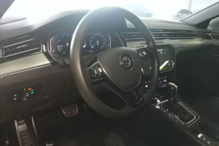 Used Volkswagen FAW-Volkswagen CC 2020 330TSI Glamour Edition China VI Standard Center Console