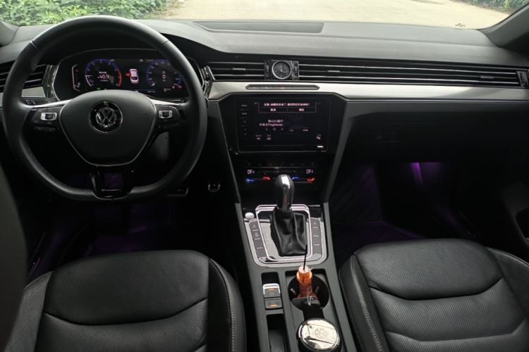 Used Volkswagen FAW-Volkswagen CC 2020 330TSI Glamour Edition China VI Standard Center Console