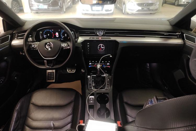 Used Volkswagen FAW-Volkswagen CC 2020 330TSI Glamour Edition China VI Standard Center Console