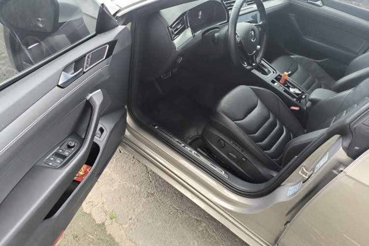 Used Volkswagen FAW-Volkswagen CC 2020 330TSI Glamour Edition China VI Standard Driver Seat
