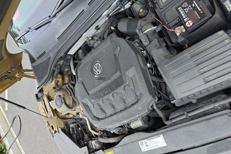 Used Volkswagen FAW-Volkswagen CC 2020 330TSI Glamour Edition China VI Standard Engine Bay