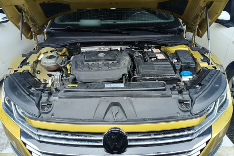 Used Volkswagen FAW-Volkswagen CC 2020 330TSI Glamour Edition China VI Standard Engine Bay