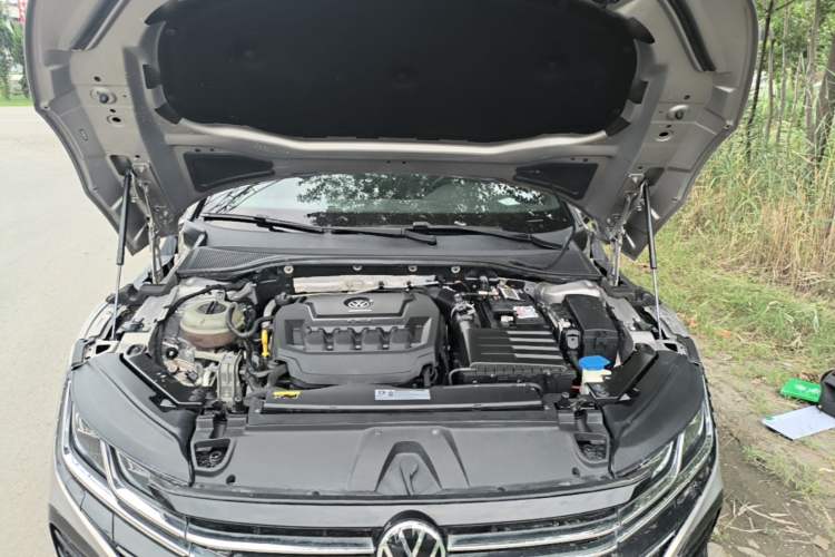 Used Volkswagen FAW-Volkswagen CC 2020 330TSI Glamour Edition China VI Standard Engine Bay