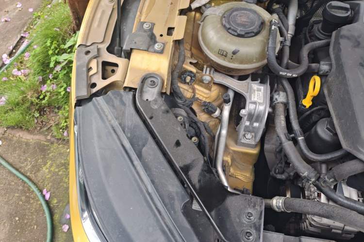 Used Volkswagen FAW-Volkswagen CC 2020 330TSI Glamour Edition China VI Standard Engine Bay Right