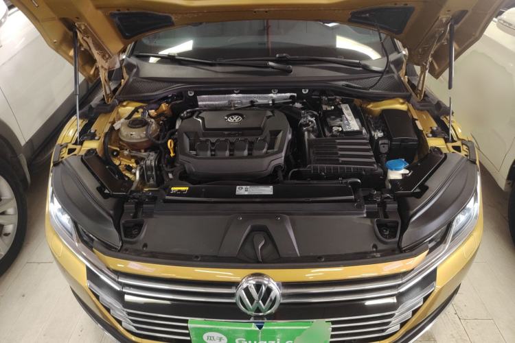 Used Volkswagen FAW-Volkswagen CC 2020 330TSI Glamour Edition China VI Standard Engine Bay