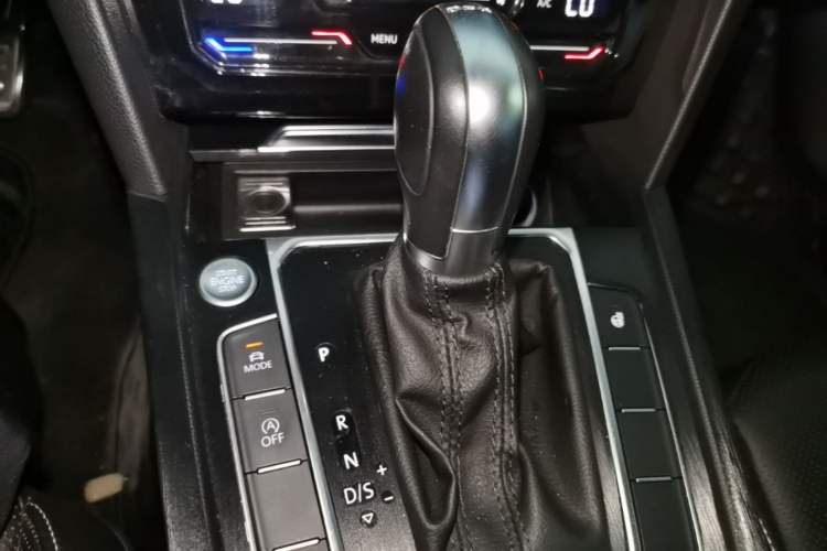 Used Volkswagen FAW-Volkswagen CC 2020 330TSI Glamour Edition China VI Standard Gear Lever