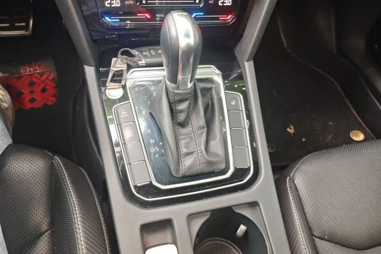 Used Volkswagen FAW-Volkswagen CC 2020 330TSI Glamour Edition China VI Standard Gear Lever
