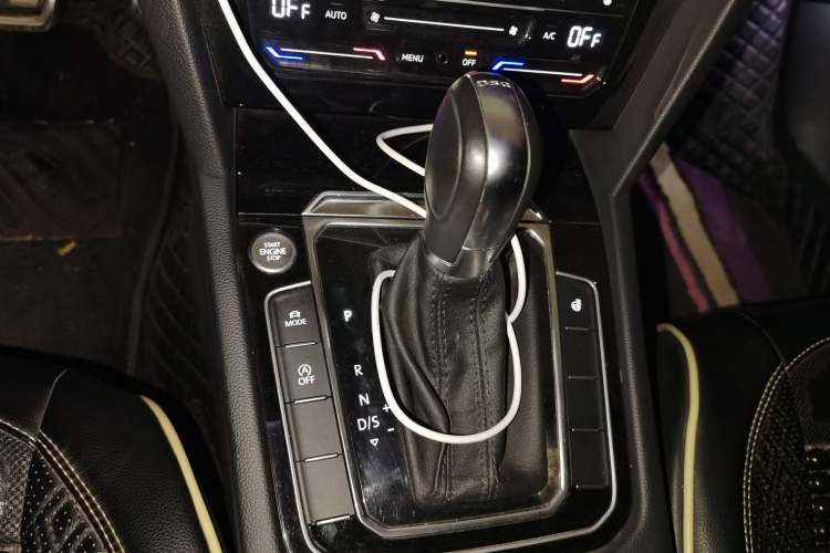 Used Volkswagen FAW-Volkswagen CC 2020 330TSI Glamour Edition China VI Standard Gear Lever