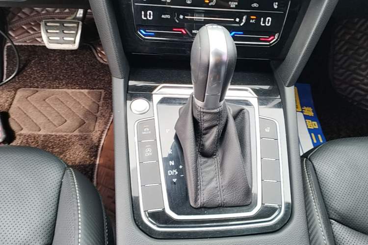Used Volkswagen FAW-Volkswagen CC 2020 330TSI Glamour Edition China VI Standard Gear Lever