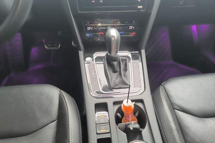 Used Volkswagen FAW-Volkswagen CC 2020 330TSI Glamour Edition China VI Standard Gear Lever